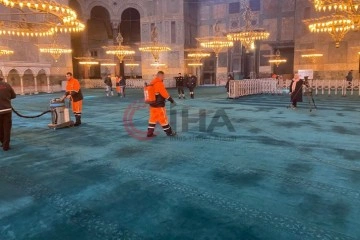 Ayasofya Cami Ramazan ayı öncesi gül suyu ile yıkandı