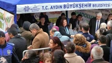 Aydın Büyükşehir Belediye Başkanı Özlem Çerçioğlu Buharkent’te Fide Dağıtımı ve Pazar Ziyareti Yaptı