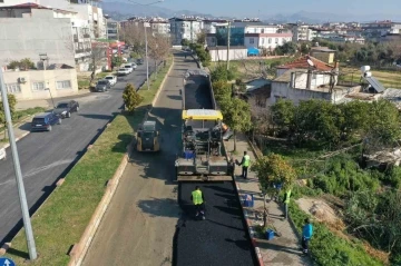 Aydın Büyükşehir Belediyesi yol yapım çalışmalarını sürdürüyor
