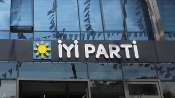 Ayşe Sibel Yanıkömeroğlu İYİ Parti'den istifa etti