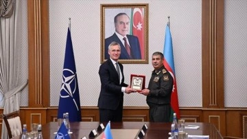 Azerbaycan Savunma Bakanı NATO Genel Sekreteri ile Buluştu
