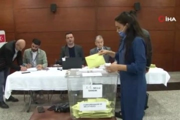 Azerbaycan’daki Türk vatandaşları için oy verme işlemi devam ediyor