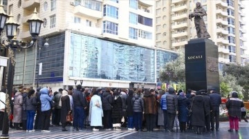 Azerbaycanlılar Hocalı Katliamını Anma Töreninde Buluştu