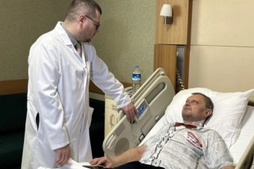 Bacaklarını kaybetme riski bulunan Bulgar hasta Türkiye’de sağlığına kavuştu
