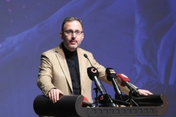 Bakan Kasapoğlu, Trabzonspor'un yeni başkanı Ertuğrul Doğan'ı tebrik etti