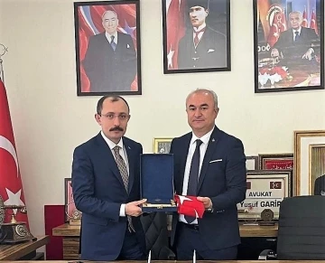 Bakan Muş’tan üniversite arkadaşı MHP İl Başkanı Garip’e ziyaret
