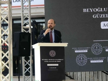 Bakan Özer, Beyoğlu’nda Güzel Sanatlar Lisesinin açılışına katıldı

