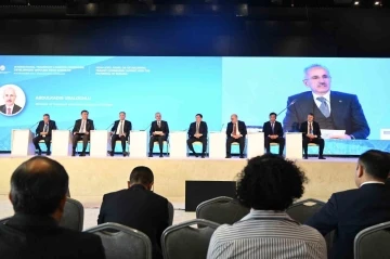 Bakan Uraloğlu: &quot;Zengezur Koridoru’nu ulusal ağımıza bağlamak için yeni bir demiryolu inşa edeceğiz&quot;
