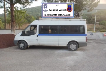 Balıkesir’de polis ve jandarmanın operasyonlarında 40 düzensiz göçmen ve 3 organizatör yakalandı
