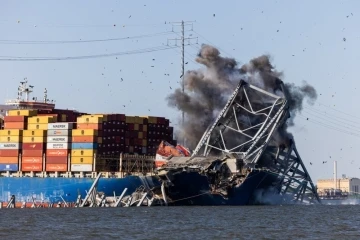 Baltimore’daki köprünün kalan kısmı kontrollü olarak patlatıldı
