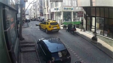 Bandırma'da Sokak Köpeğine Ticari Taksi Çarptı!