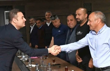 Başkan Ahmet Akın muhtarlarla buluştu
