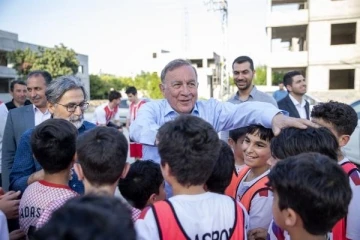 Başkan Akay’dan amatörlere futbol okulu desteği