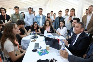 Başkan Böcek: Antalya'yı gençlerle yönetmeye devam edeceğim