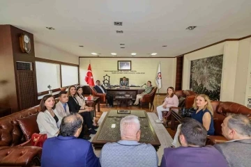 Başkan Çavuşoğlu, CHP İlçe Örgütünü ağırladı
