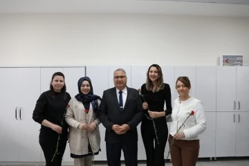 Başkan Çerçi kadın belediye çalışanlarını unutmadı
