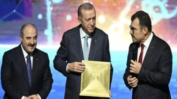 Başkan Erdoğan'a takdim edildi! Kilogramı 388 bin dolar