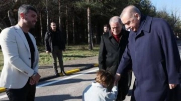 Başkan Erdoğan&rsquo;dan elini öpen Zayn Sofuoğlu&rsquo;na harçlık