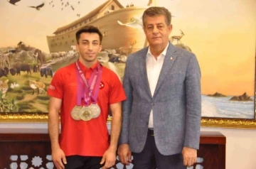 Başkan Yarka’dan Avrupa şampiyonu Algül’e tebrik
