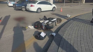 Başkentte hafif ticari araç ile çarpışan motosikletli kurye hayatını kaybetti
