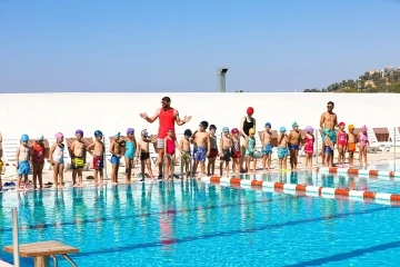 Bayraklı Belediyesi yüzme kursu kayıtları başlıyor
