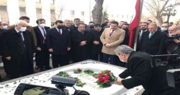 BBP Genel Başkanı Destici, merhum Yazıcıoğlu’nun kabrine ziyaret gerçekleştirdi