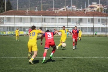 Belediye Derincespor Fethiyespor'u 4-1 Mağlup Etti