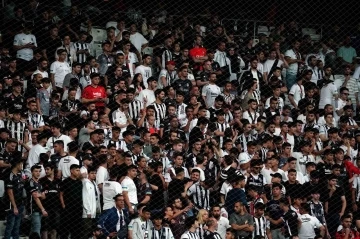 Beşiktaş Stadyumu’nda ‘yönetim istifa’ sesleri
