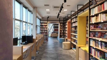 Beşiktaş’ta Altan Öymen Kütüphanesi açıldı
