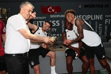 Beşiktaş’ta futbolcular ve teknik heyet bayramlaştı