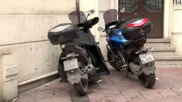 Beyoğlu’nda yüklü miktarda para taşıyan motosikletli 2 kurye silahlı gaspçıların hedefi oldu
