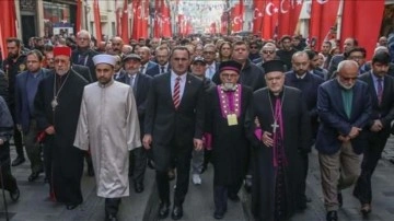 Beyoğlu'nda "İstiklal Bizim" birlik ve beraberlik yürüyüşü düzenlendi