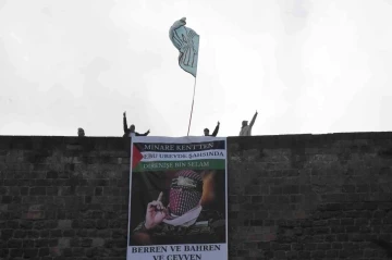 Bitlis Kalesi’ne Kassam Tugayları Sözcüsü Ebu Ubeyde’nin posteri asıldı
