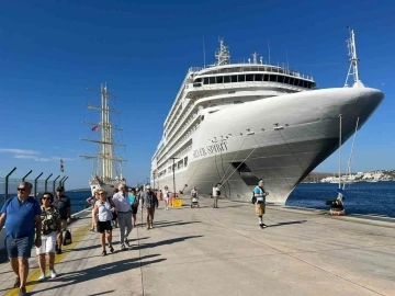 Bodrum’a 2 gemi ile 717 turist geldi
