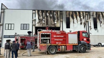 Bolvadin Geri Dönüşüm Fabrikasında Çıkan Yangın Kontrol Altına Alındı