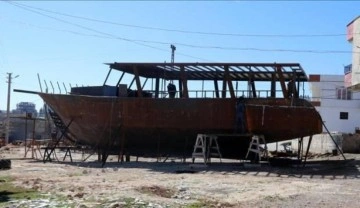 Bozkırın ortasındaki 'sahil kenti' Halfeti'de tekne üretiliyor