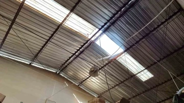 Burdur’da fabrikanın çatısından düşen işçi ağır yaralandı
