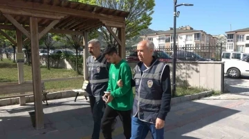 Burdur’da farklı suçlardan 25 yıl hapis cezasıyla aranan firari cezaevine gönderildi
