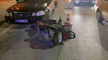 Burdur'da Motosikletli Otomobile Çarptı, Ağır Yaralandı