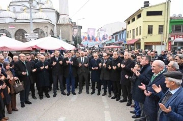 Bursa Büyükşehir Belediye Başkanı Alinur Aktaş, Hizmet Yapmayan Muhalif Belediyelere Sert Çıktı
