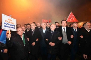 Bursa Büyükşehir Belediye Başkanı Alinur Aktaş, İnegöl'de Vatandaşlarla Buluştu