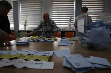 Bursa'da Oy Sayım İşlemleri Başladı