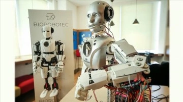 Bursa'da Robotik Kodlama Eğitim Materyali Olarak Tasarlanan Robotun Yetişkin Boyuta Dönüştürülme Çalışmaları Başladı