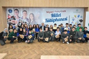 Bursa'da Yılın Okuyucusu Ödüllendirildi