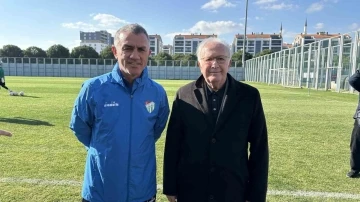 Bursaspor’un yeni teknik direktörü Ümit Şengül oldu
