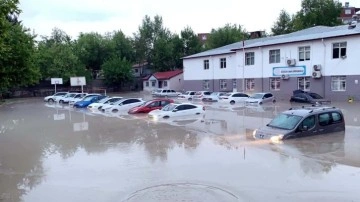 Bütün gün yağmur yağdı, Adıyaman bu hale geldi. Suya gömülen 40 araç kurtarıldı