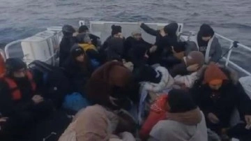 Çanakkale açıklarında Yunanistan'ın geri ittiği 34 kaçak göçmen kurtarıldı