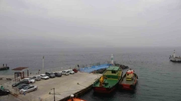Çanakkale Boğazı sisten dolayı 43 saattir transit gemi geçişlerine kapalı

