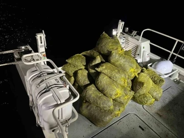 Çanakkale’de bin 300 kilogram midye ele geçirildi
