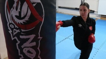 Çanakkale Gençlik ve Spor Kulübü Sporcusu Beyza Akkaya'nın Karate Başarısı